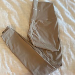 NVGTN signature leggings